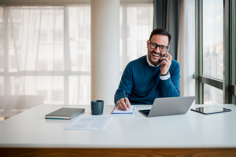 Jiří Novák ve své pracovně